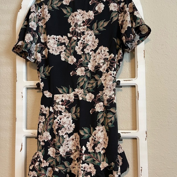 ILLA ILLA Flowered Romper - Picture 3 of 6